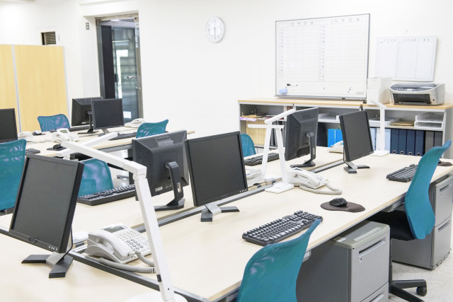 地方中小企業の人材定着率は約57％